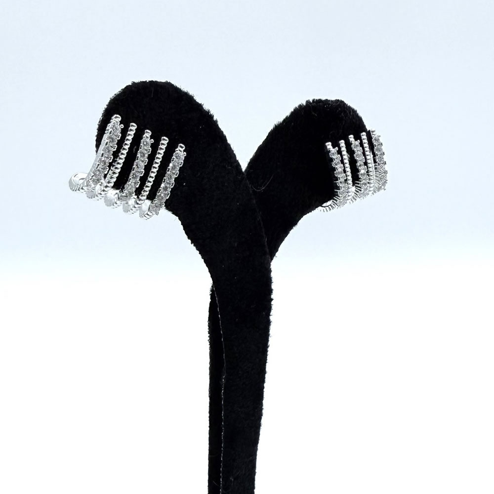 Taş Detaylı Modern  Küpe – Gümüş Renk Açı 3